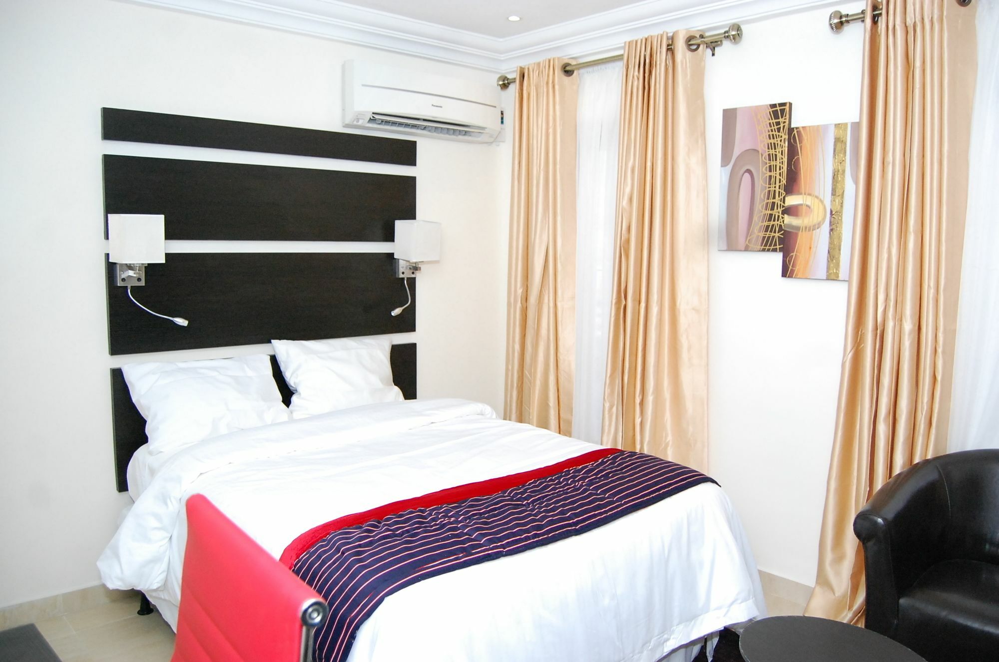 The Montrose Hotel Lekki Esterno foto