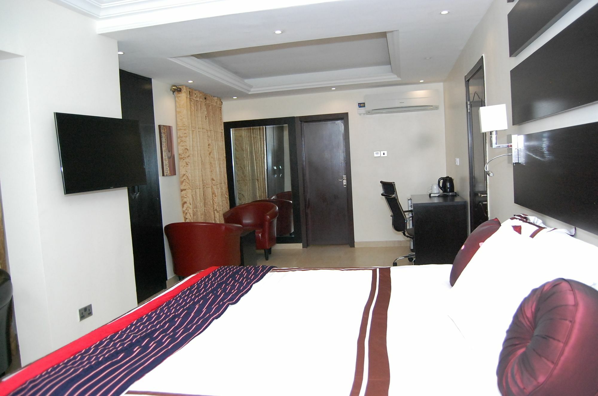 The Montrose Hotel Lekki Esterno foto