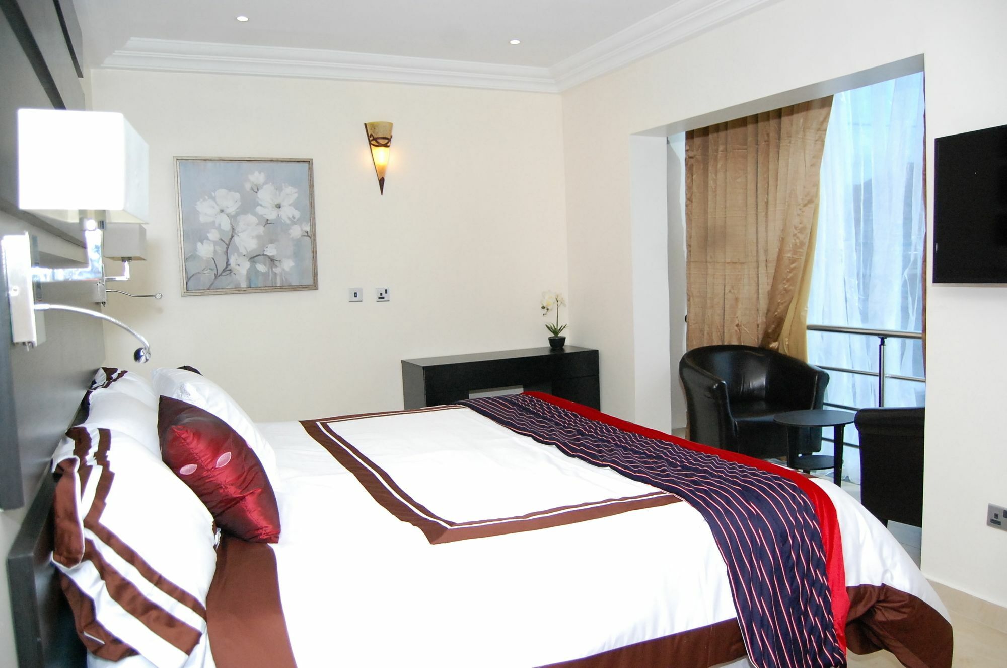 The Montrose Hotel Lekki Esterno foto