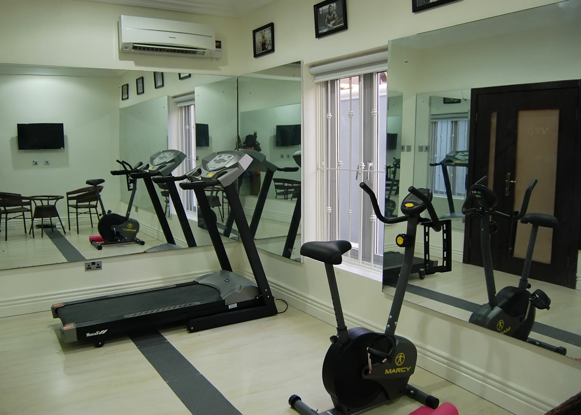 The Montrose Hotel Lekki Esterno foto