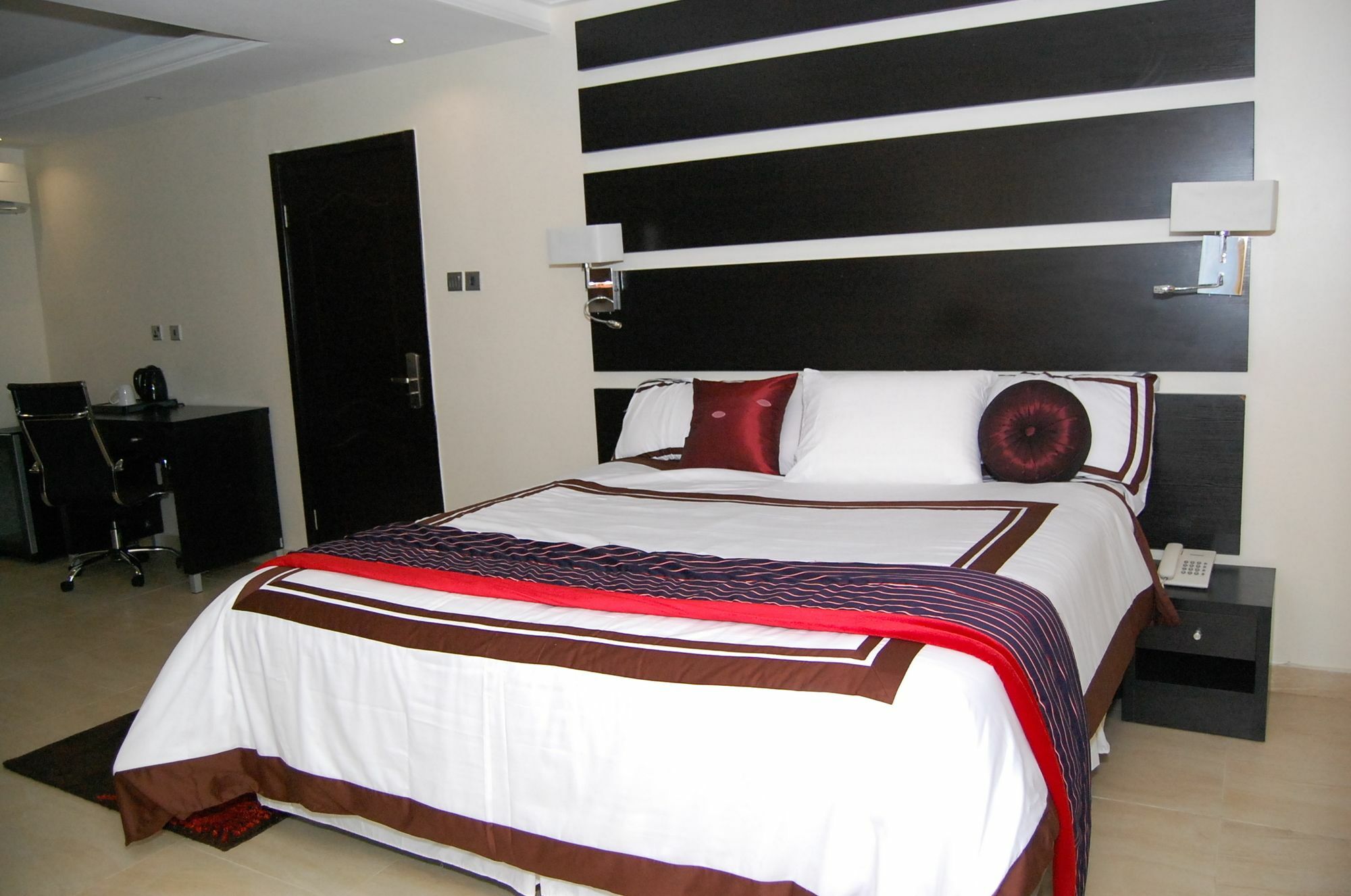 The Montrose Hotel Lekki Esterno foto